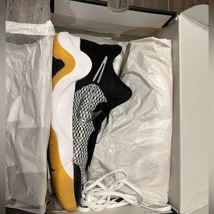 Brand new KD Trey 5 IX. New with original Box